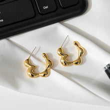 Load image into Gallery viewer, 925 Silver needle petal small C-shaped earrings