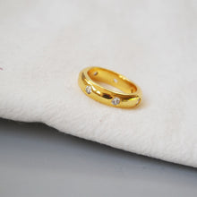 Load image into Gallery viewer, A brass zircon ring plated with 18K gold