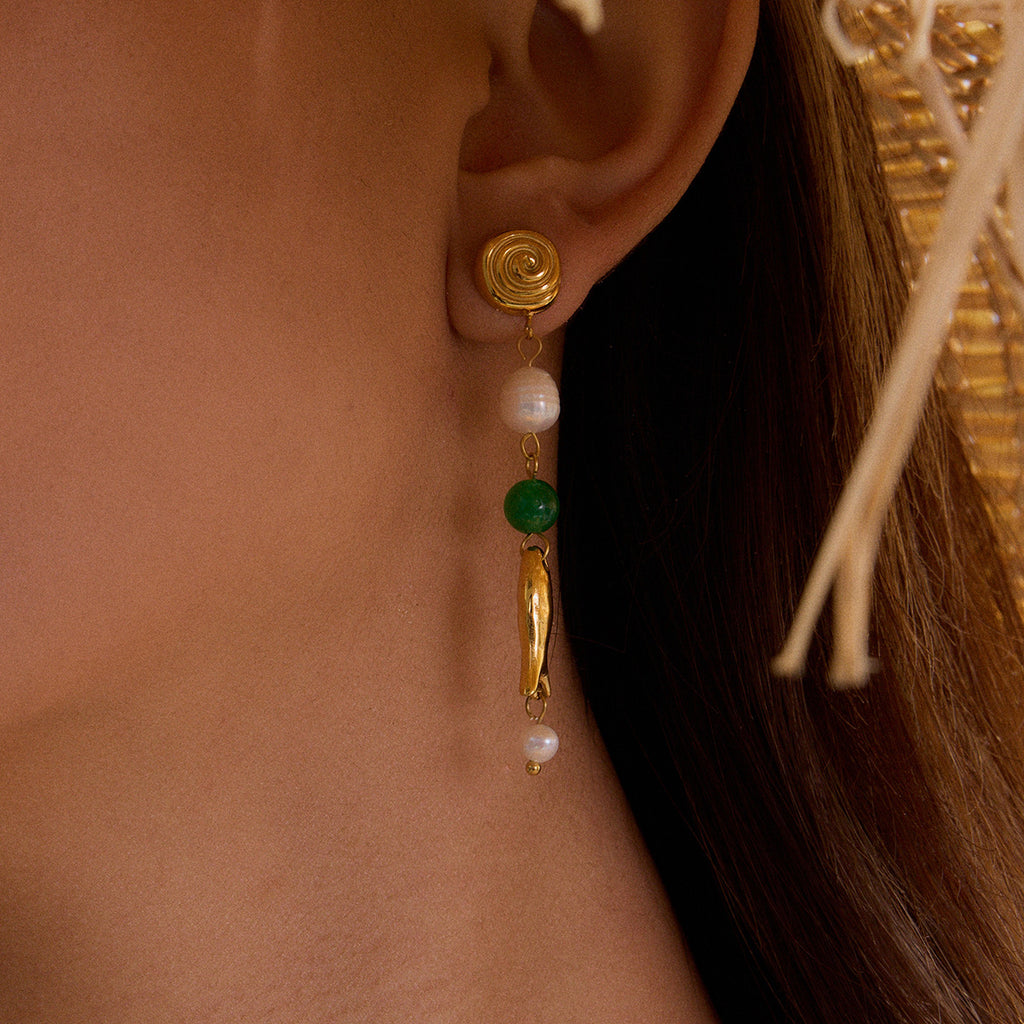 Stainless steel freshwater pearl beaded earrings