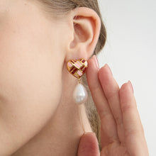 Load image into Gallery viewer, Stainless steel heart-shaped oil-dripping pearl pendant earrings