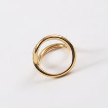 Load image into Gallery viewer, A stainless steel 18K gold ring with geometrically twisted lines