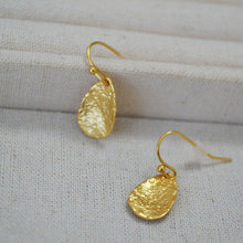 Load image into Gallery viewer, Brass gold-plated golden leaf teardrop leaf earrings
