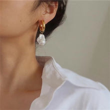 Load image into Gallery viewer, Golden stainless steel Baroque pearl earrings