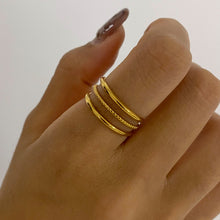 Load image into Gallery viewer, Stainless steel overlapping ring three-piece set