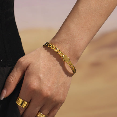 Stainless steel 18K gold hollowed-out buckle heart-shaped bracelet