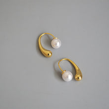 Load image into Gallery viewer, Brass gold-plated small water droplet imitation pearl detachable ear hook earrings