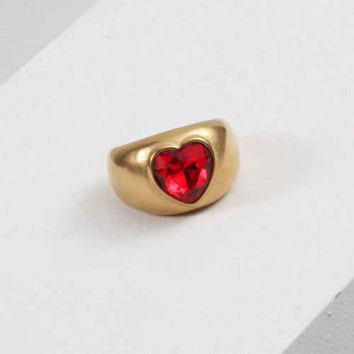 Retro heart-shaped diamond stainless steel ring