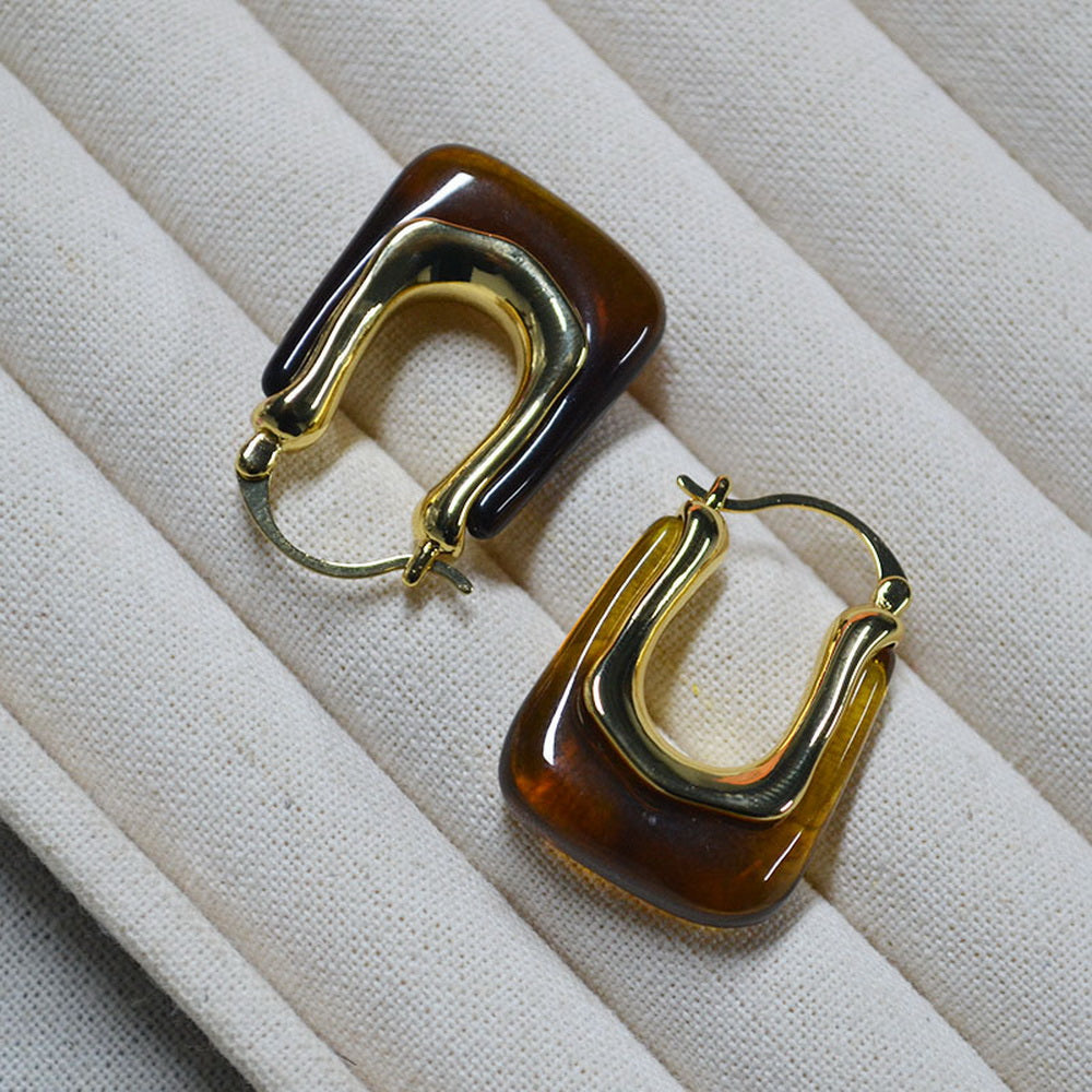 Caramel-colored resin alloy U-shaped earrings for autumn and winter