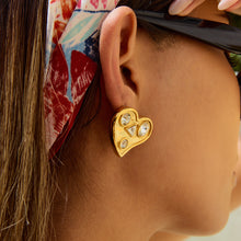 Load image into Gallery viewer, Golden stainless steel heart-shaped zirconium-set earrings