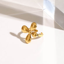 Load image into Gallery viewer, 18K gold stainless steel smooth flower four-petal flower opening ring