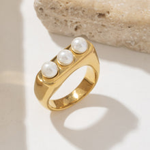Load image into Gallery viewer, A rectangular stainless steel ring inlaid with pearls