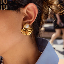 Load image into Gallery viewer, Stainless steel fan-shaped acrylic pearl earrings