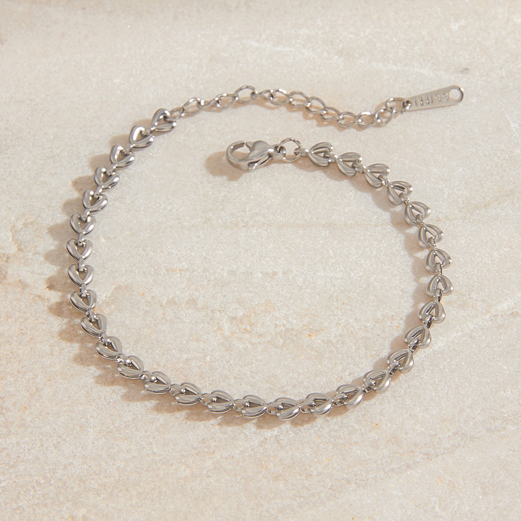 Stainless steel heart-shaped bracelet