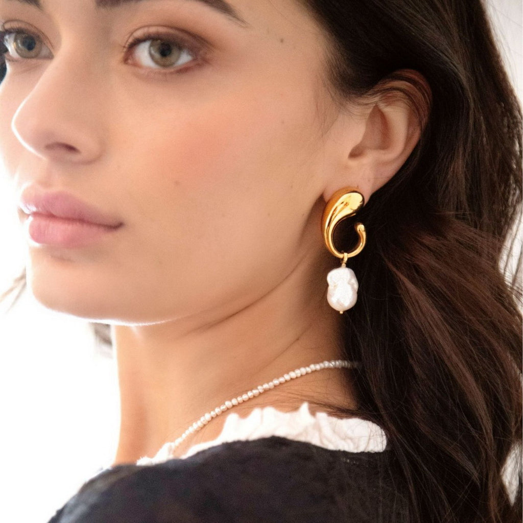 Golden stainless steel pearl earrings