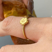 Load image into Gallery viewer, Stainless steel flower ring stacking set