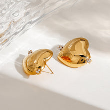 Load image into Gallery viewer, Stainless steel 18K gold heart-shaped smooth diamond-encrusted earrings