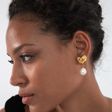 Load image into Gallery viewer, Stainless steel heart-shaped pearl zircon earrings
