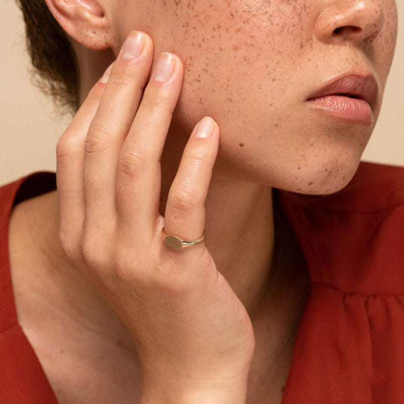 18k oval smooth surface ring index finger ring