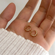 Load image into Gallery viewer, 18K gold and copper material bead small ear buckle