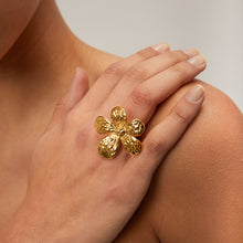 Load image into Gallery viewer, Stainless steel camellia flower ring index finger ring
