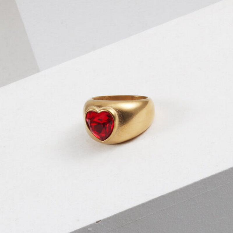 Retro heart-shaped diamond stainless steel ring