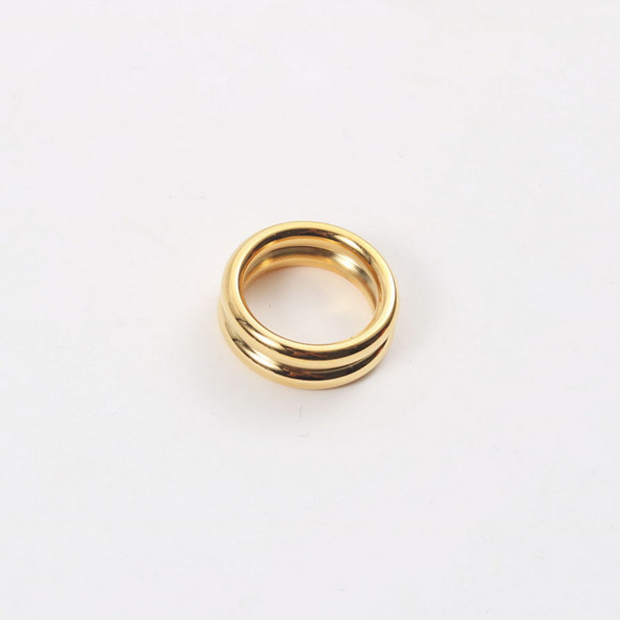 One plain stainless steel ring
