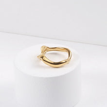 Load image into Gallery viewer, A golden stainless steel design abstract irregular-shaped ring