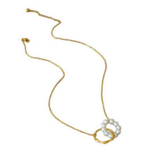 Load image into Gallery viewer, Double-ring interlocking freshwater pearl brass gold-plated necklace collarbone chain