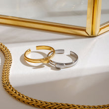 Load image into Gallery viewer, Stainless steel gold and silver color-matched heart-shaped opening ring