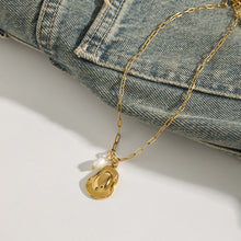 Load image into Gallery viewer, Golden stainless steel pendant necklace