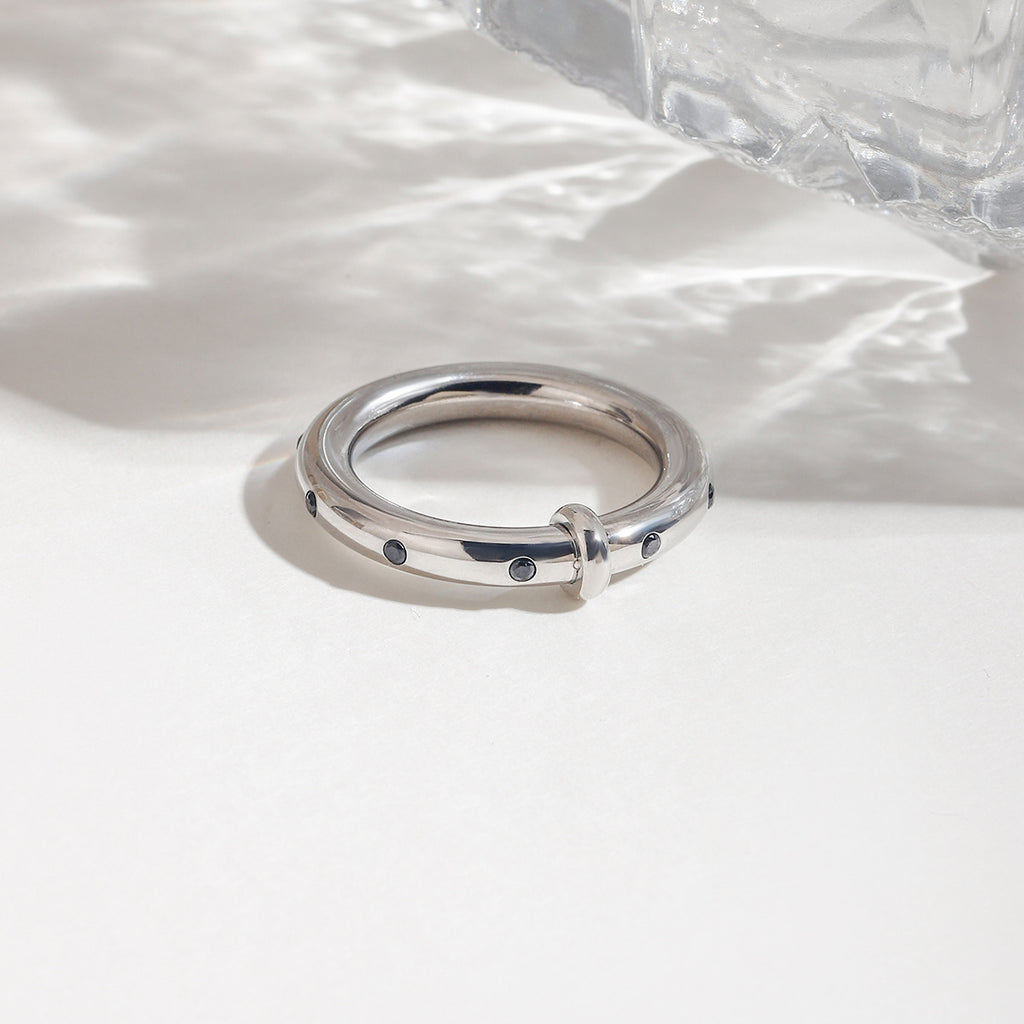Stainless steel black rhinestone plain ring