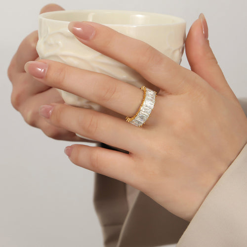 Stainless steel ring set with zircon