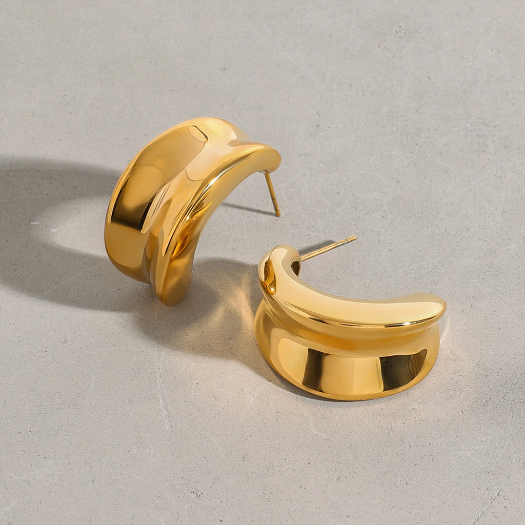 Golden stainless steel C-shaped earrings