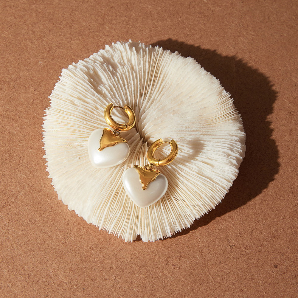 Heart-shaped resin pearl pendant stainless steel earrings