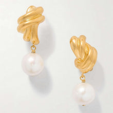 Load image into Gallery viewer, Stainless steel pearl earrings