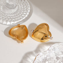 Load image into Gallery viewer, Stainless steel 18K gold heart-shaped smooth diamond-encrusted earrings