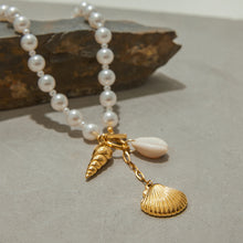 Load image into Gallery viewer, Stainless steel conch shell pendant pearl necklace
