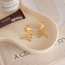 Load image into Gallery viewer, Stainless steel flower pearl stud earrings