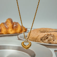Load image into Gallery viewer, Stainless steel heart-shaped pendant necklace