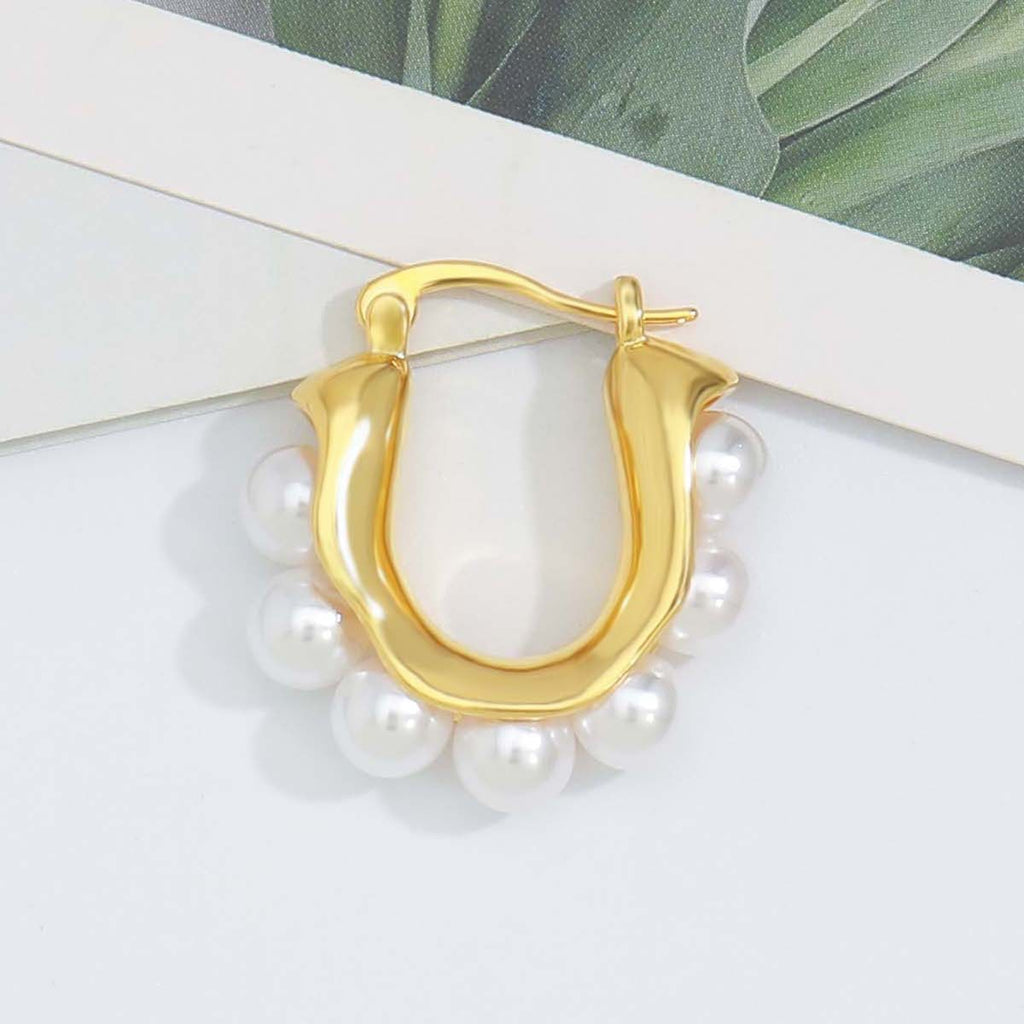 Pearl U-shaped ear rings