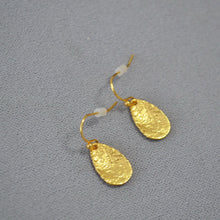 Load image into Gallery viewer, Brass gold-plated golden leaf teardrop leaf earrings