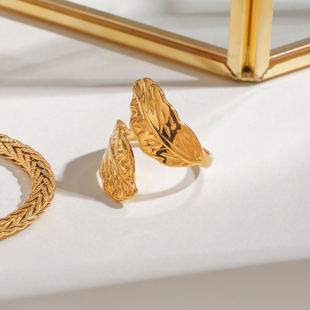 Golden stainless steel threaded leaf open ring