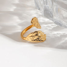 Load image into Gallery viewer, Golden stainless steel threaded leaf open ring