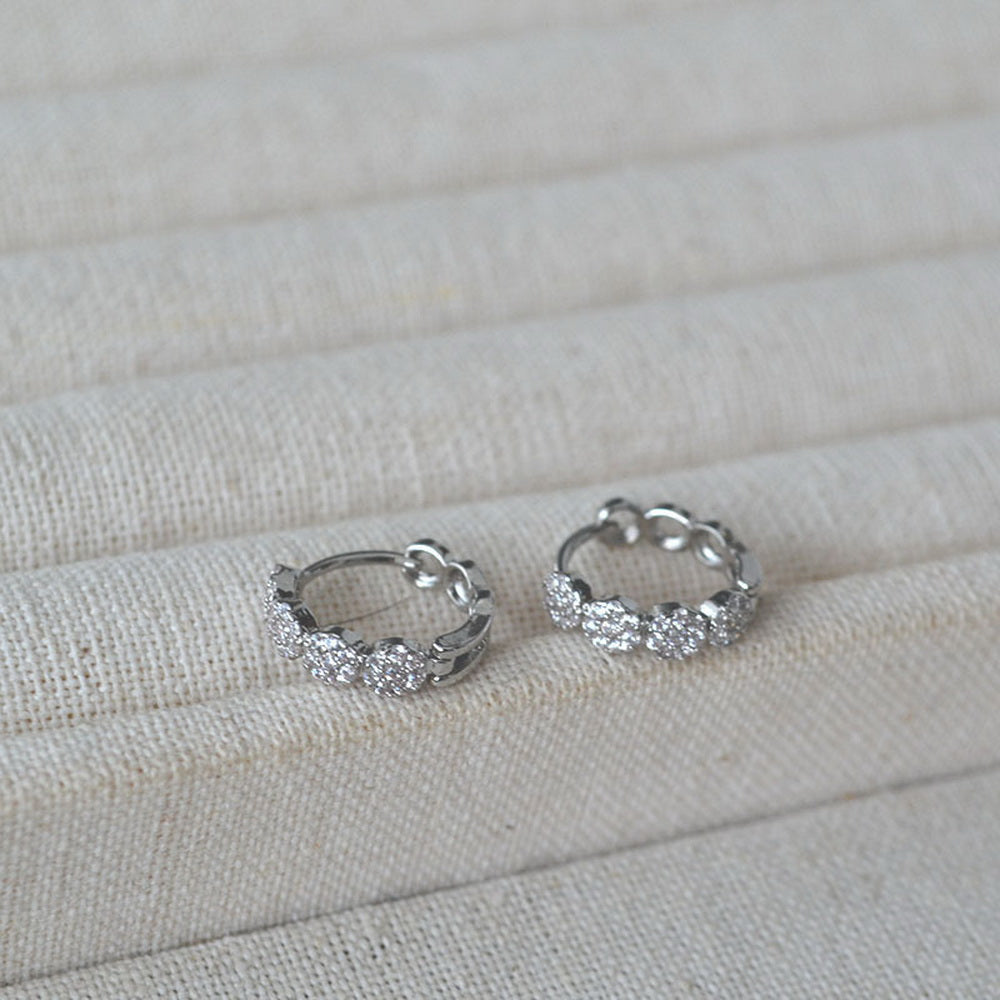 White zircon full-diamond hollowed-out round mini copper ear buckles