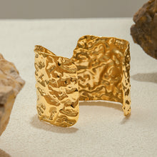 Load image into Gallery viewer, 18K gold stainless steel hammer pattern irregular opening bracelet