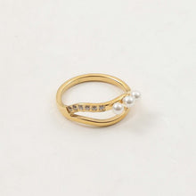 Load image into Gallery viewer, 18K gold small pearl row diamond ring