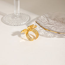 Load image into Gallery viewer, Stainless steel small Daisy flower opening ring