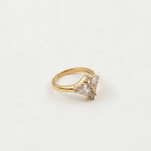 Load image into Gallery viewer, 18K gold stainless steel ring set with zirconium petals