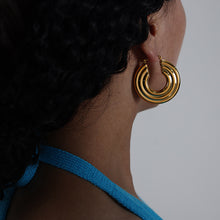 Load image into Gallery viewer, Stainless steel textured circular earrings