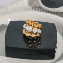 Load image into Gallery viewer, A golden stainless steel pearl round bead three-layer ring
